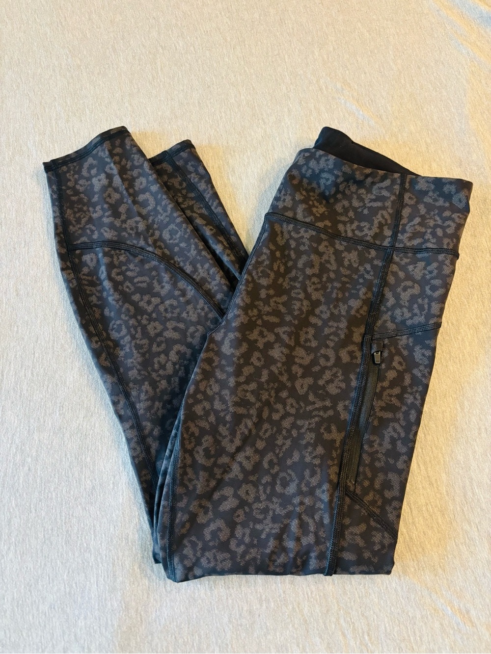 Athleta women rainier reflective tight Black Leopard-Print Active Leggings
